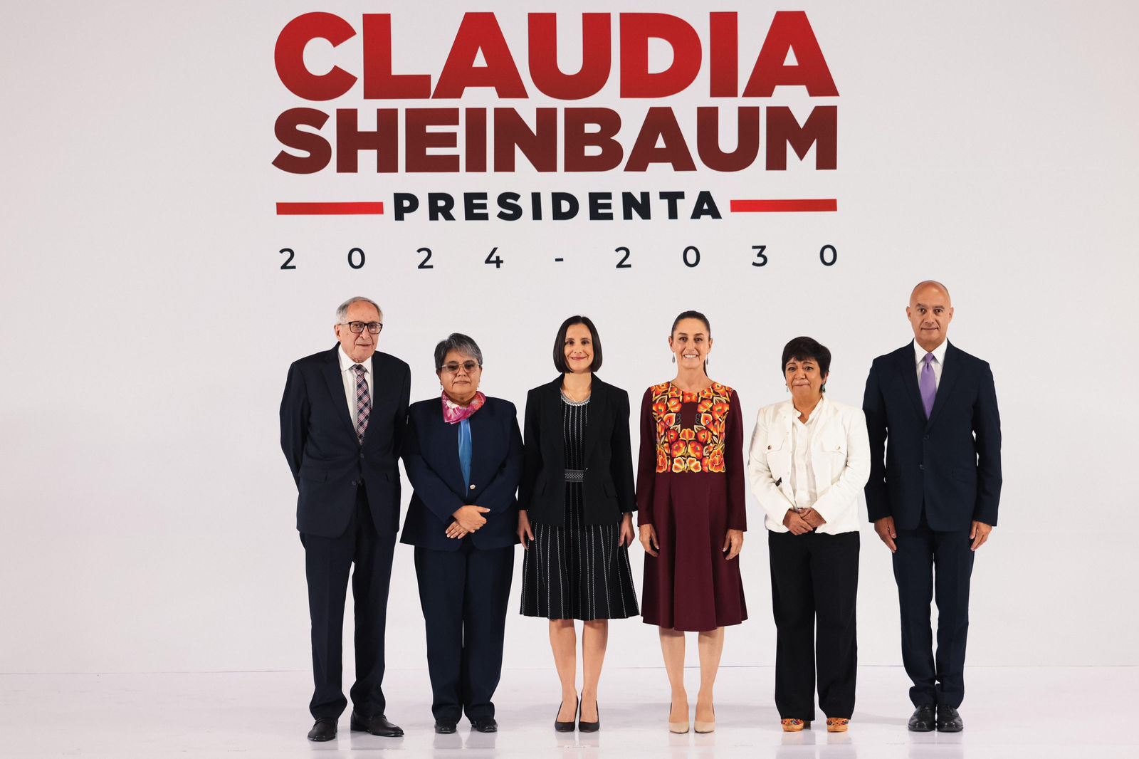 'Este es el gran equipo que presentamos hoy': Claudia Sheinbaum;  anuncia segunda  parte de su gabinete